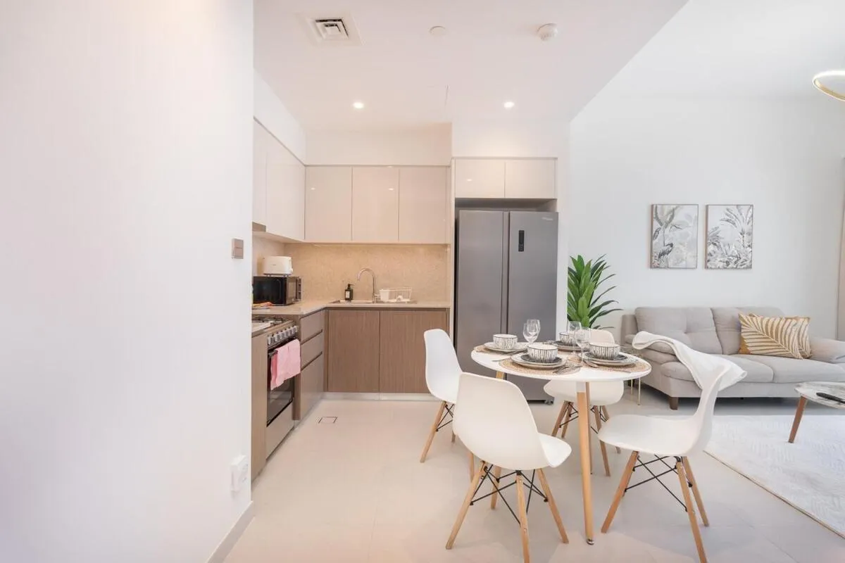 Posh 2-Bedroom Flat in the heart of Downtown, Dubai! - 2