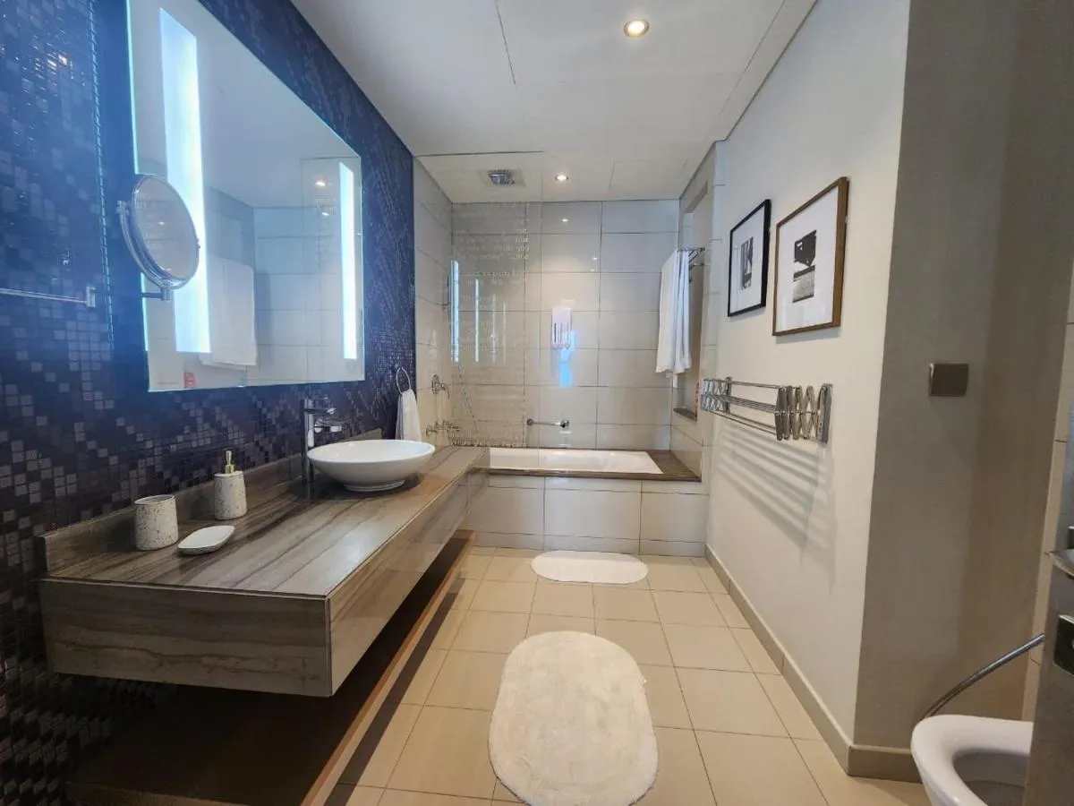 ROYAL APARTMENTS By Damac Paramount Towers B Burj Khalifa Views - 2