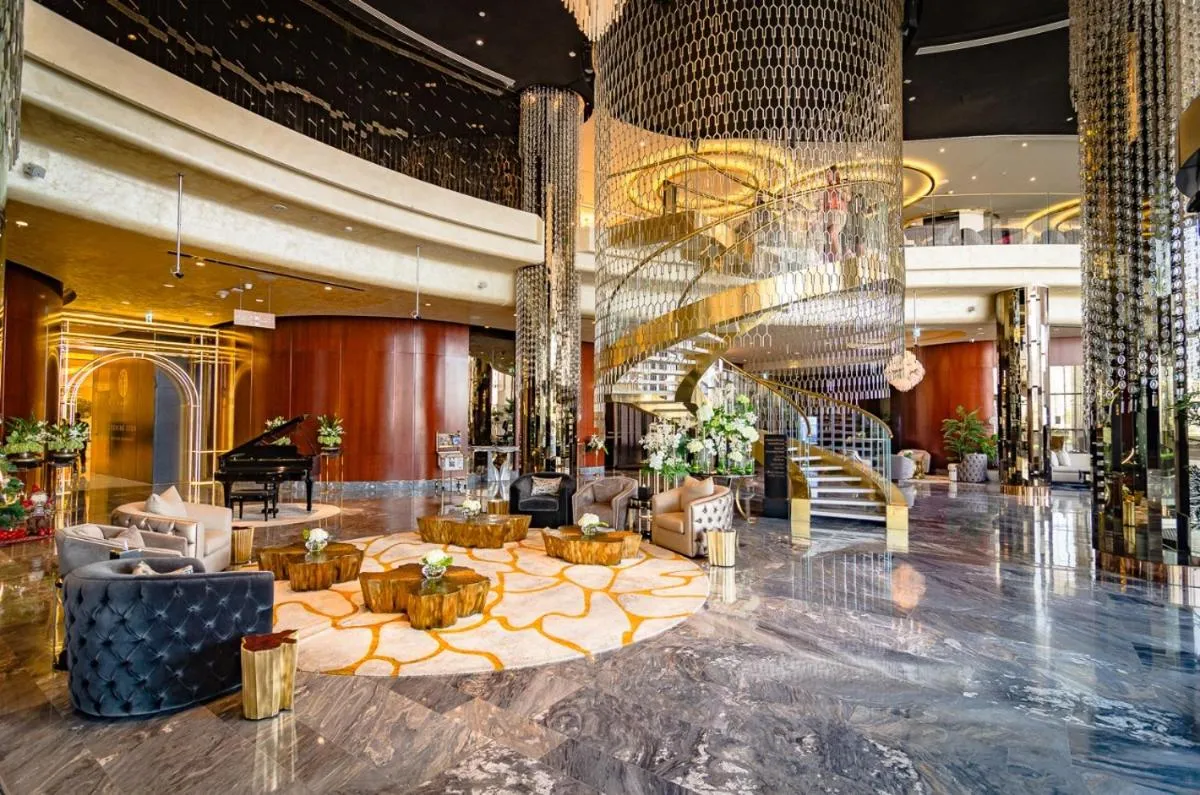 Royal Club By RVHR, Paramount Tower B, Business Bay - 2