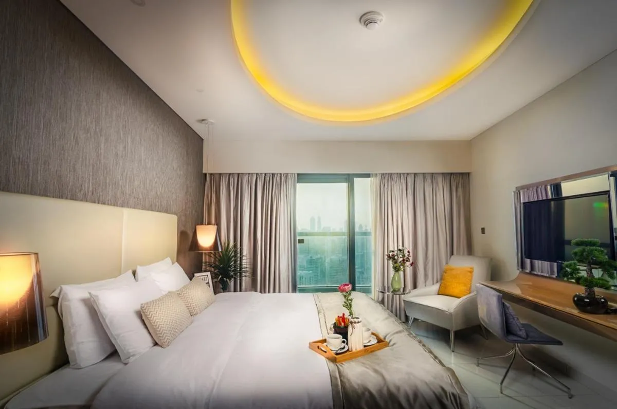 Royal Club By RVHR, Paramount Tower B, Business Bay - 3