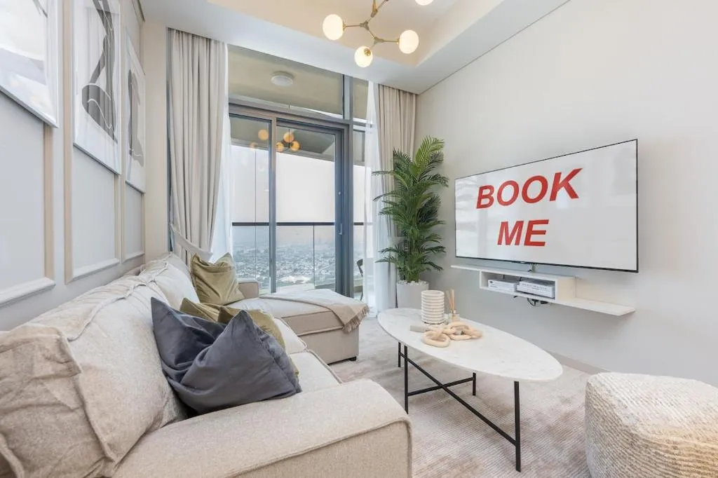 Serene 2-Bedroom Apartment With Views of the Cityscape in Business Bay