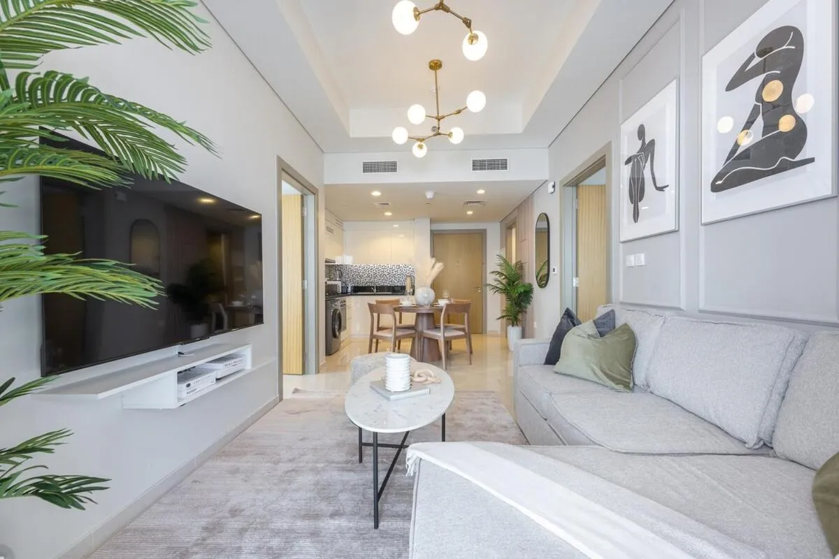 Serene 2-Bedroom Apartment With Views of the Cityscape in Business Bay - 3