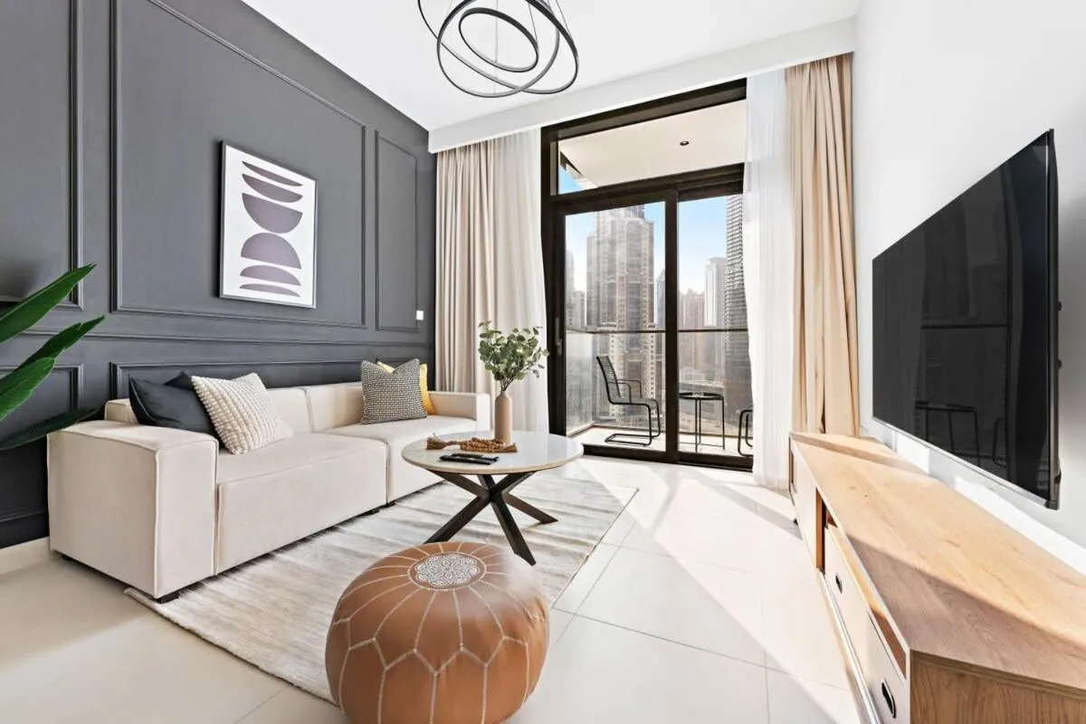 Silkhaus Chic 1BDR Near Burj Khalifa with Balcony - 3