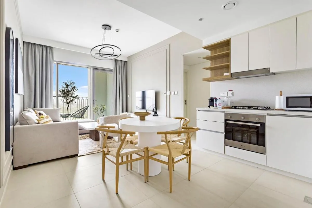Silkhaus modern & chic 1BDR in new tower with pool & gym - 3