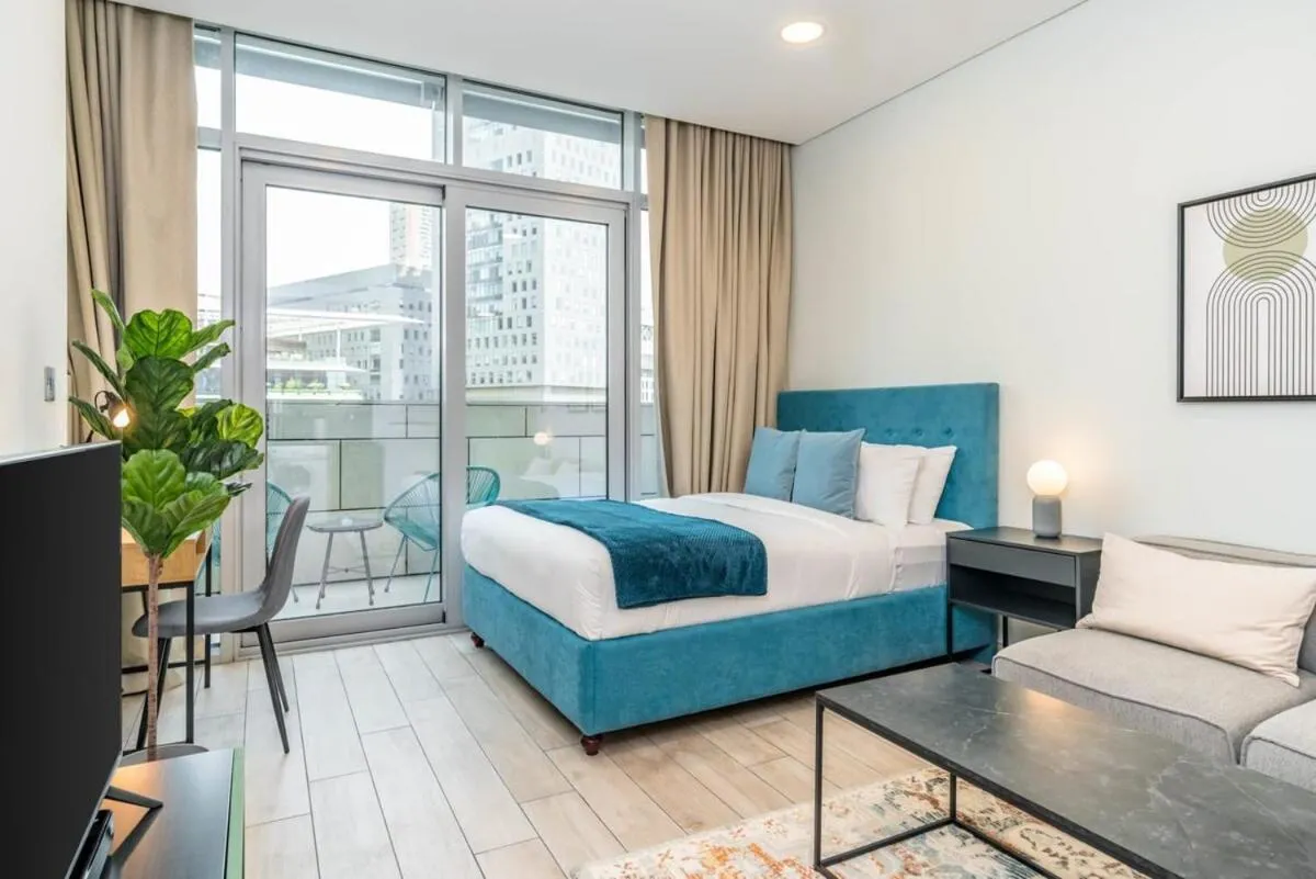 Silkhaus newly furnished studio facing DIFC with pool and gym access - 2