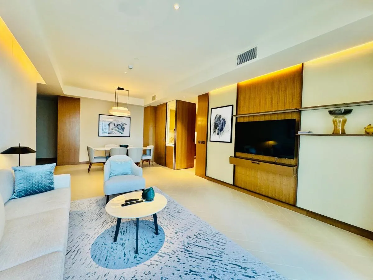 Skyline Retreat 3 Bedroom at Address Opera I Burj Khalifa & Fountain Views - 2