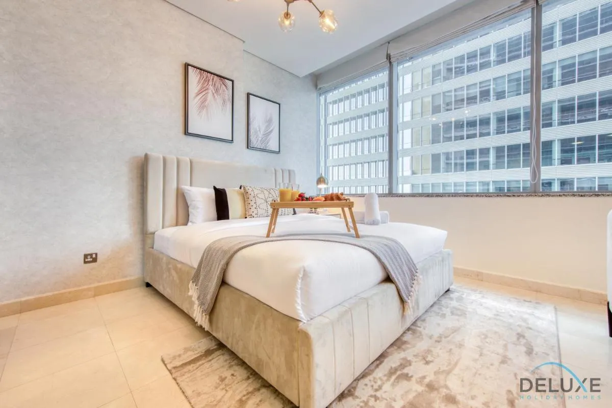 Sleek Studio at Sky Gardens DIFC by Deluxe Holiday Homes - 2