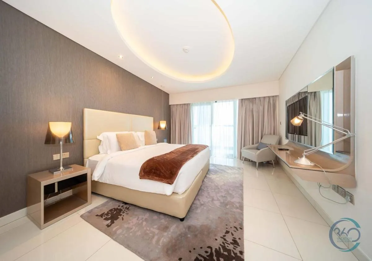 Spacious 1BR Apartment in Damac Paramount Towers BB - 3