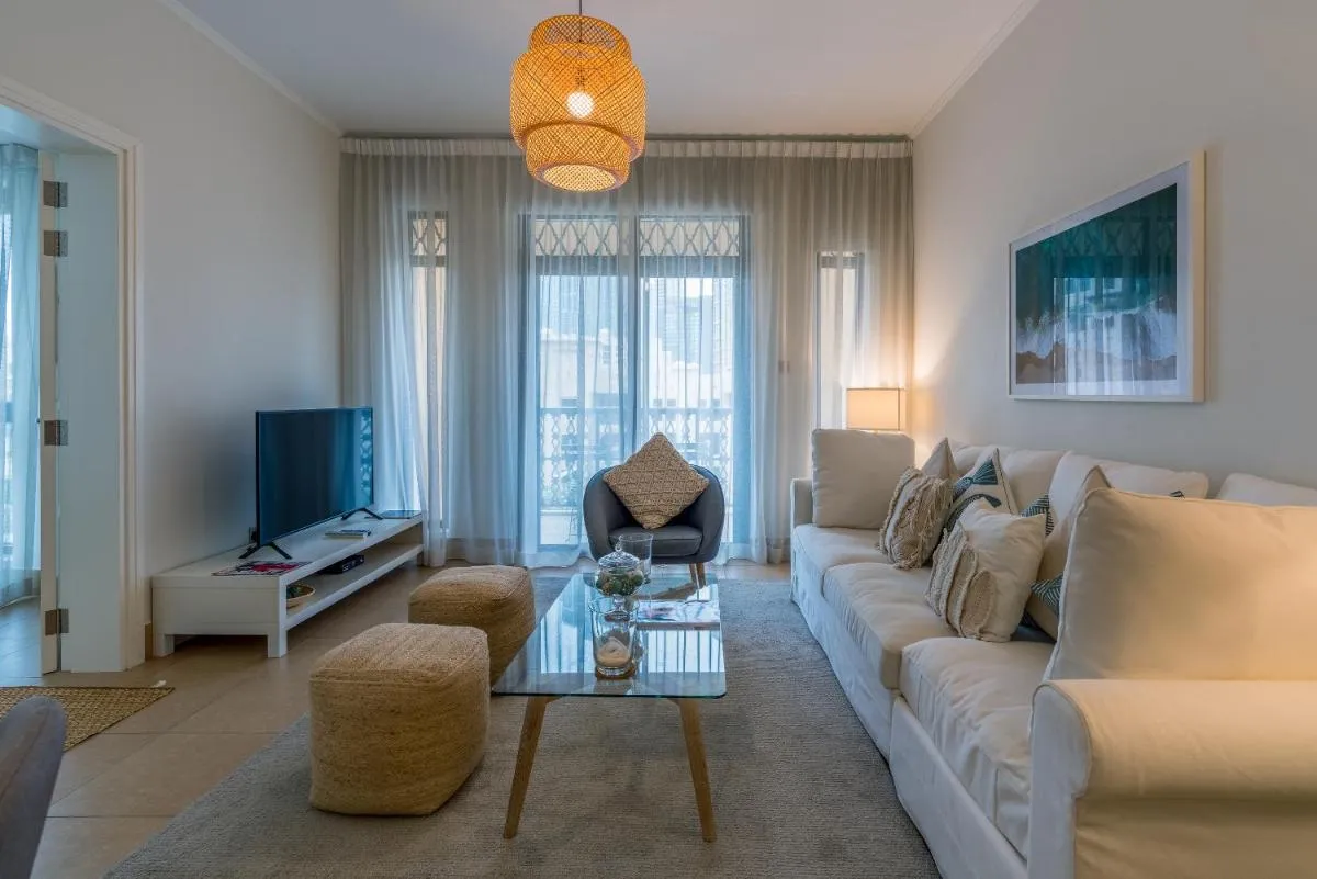 Spacious 2Bedroom with Burj View in Downtown Dubai - 3