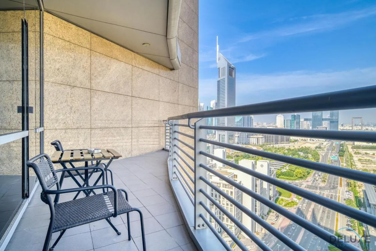 Spacious Studio at Sky Gardens DIFC by Deluxe Holiday Homes - 3