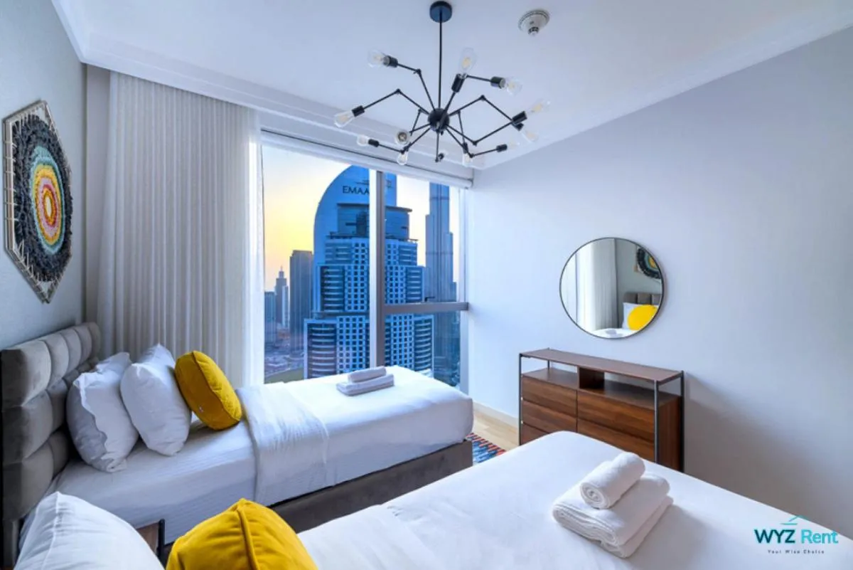 Spectacular 3 & Half BR in Downtown ,Burj Khalifa View - 3