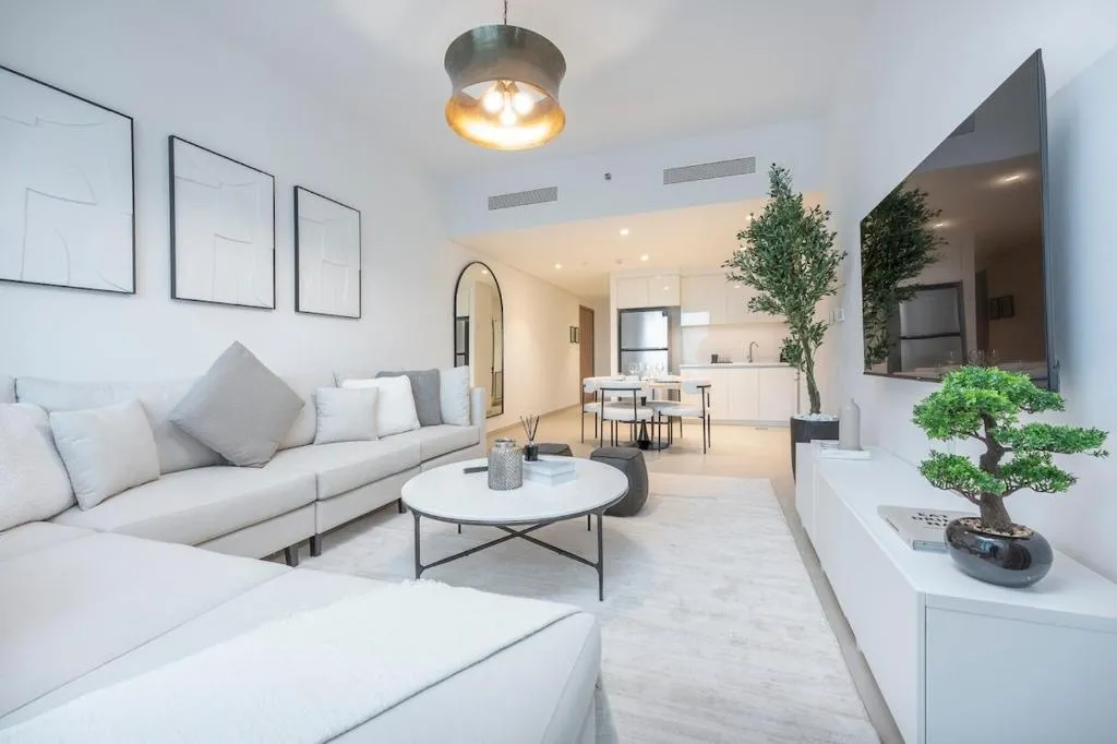 Stay comfortably in spacious 2bedroom apartment in Downtown
