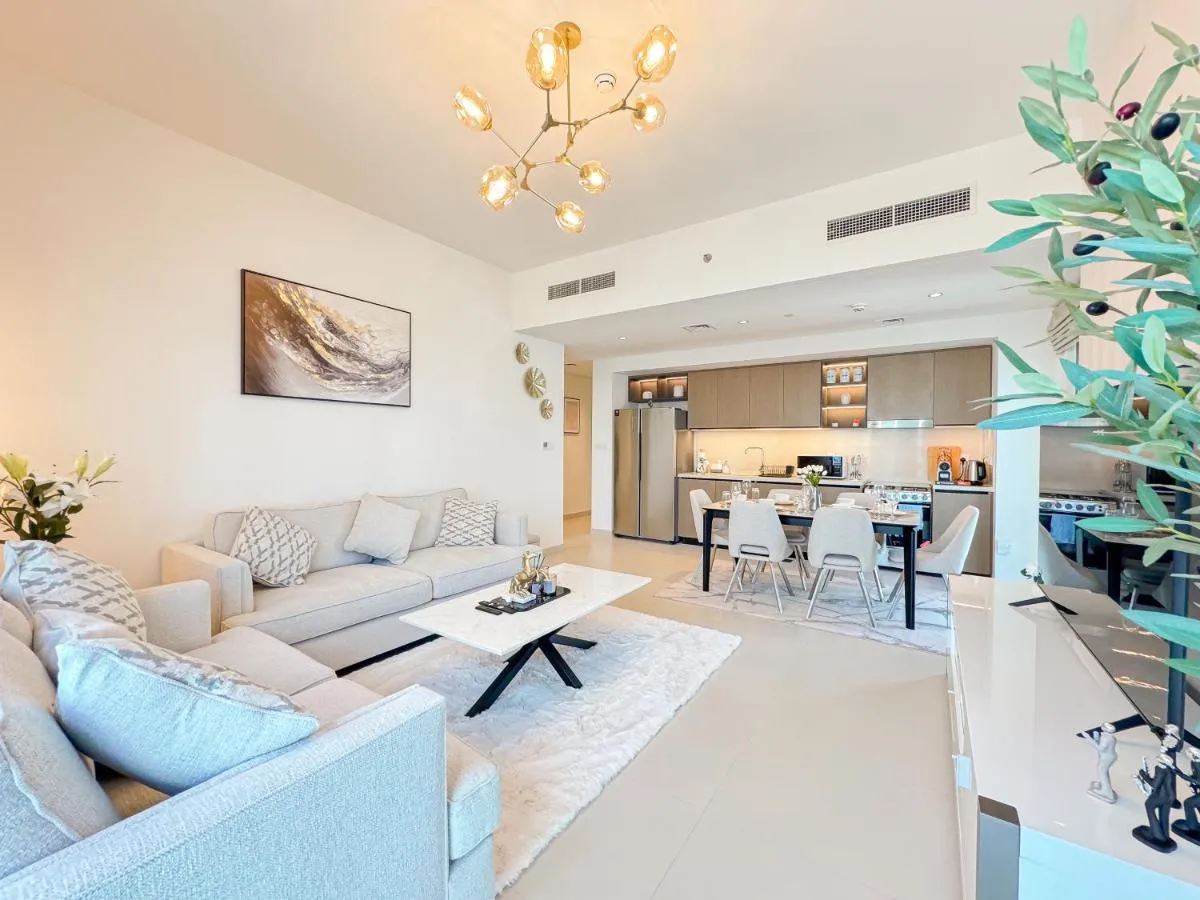 Stay in First Class at Downtown by 2nd Best Home, Dubai – 2BR – Burj Khalifa View - 2