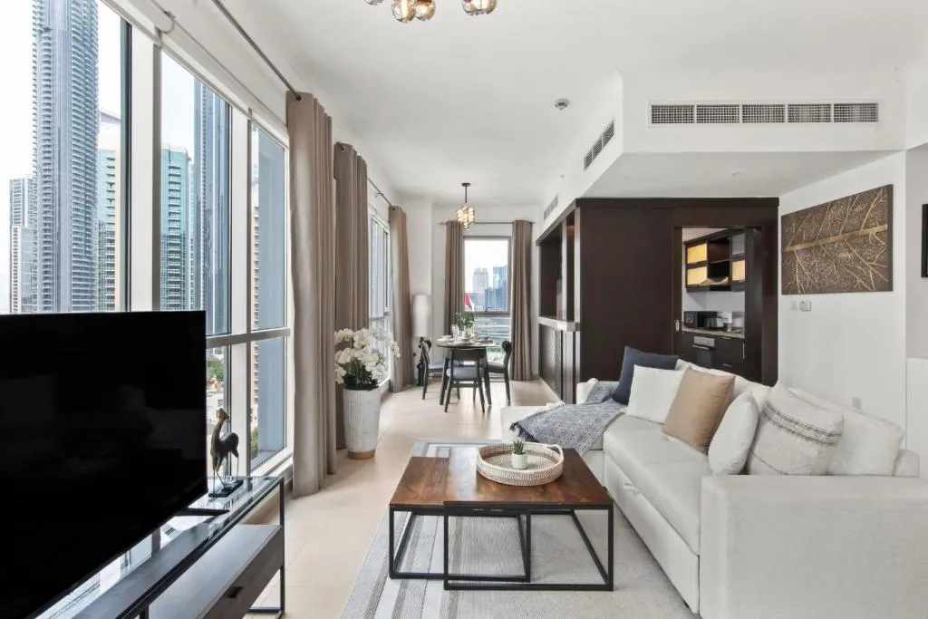 Stunning 1-Bedroom Apartment with full Burj Khalifa View – 5-min walk to Dubai Mall