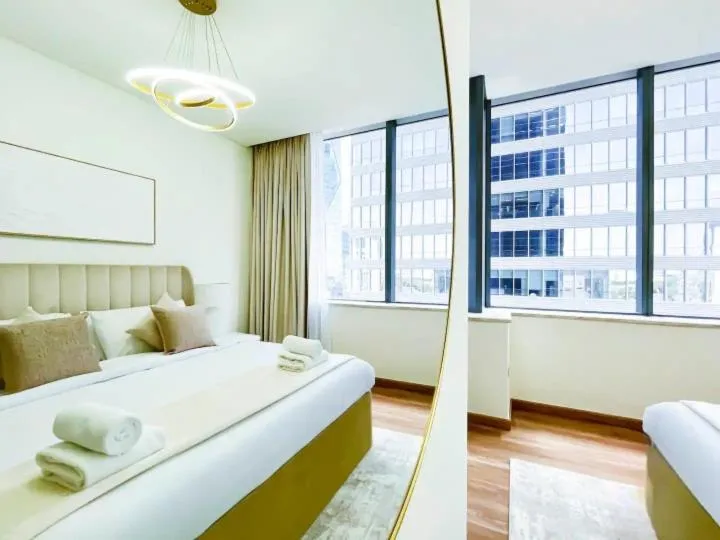 Stunning 2 bedrooms in central DIFC - 2
