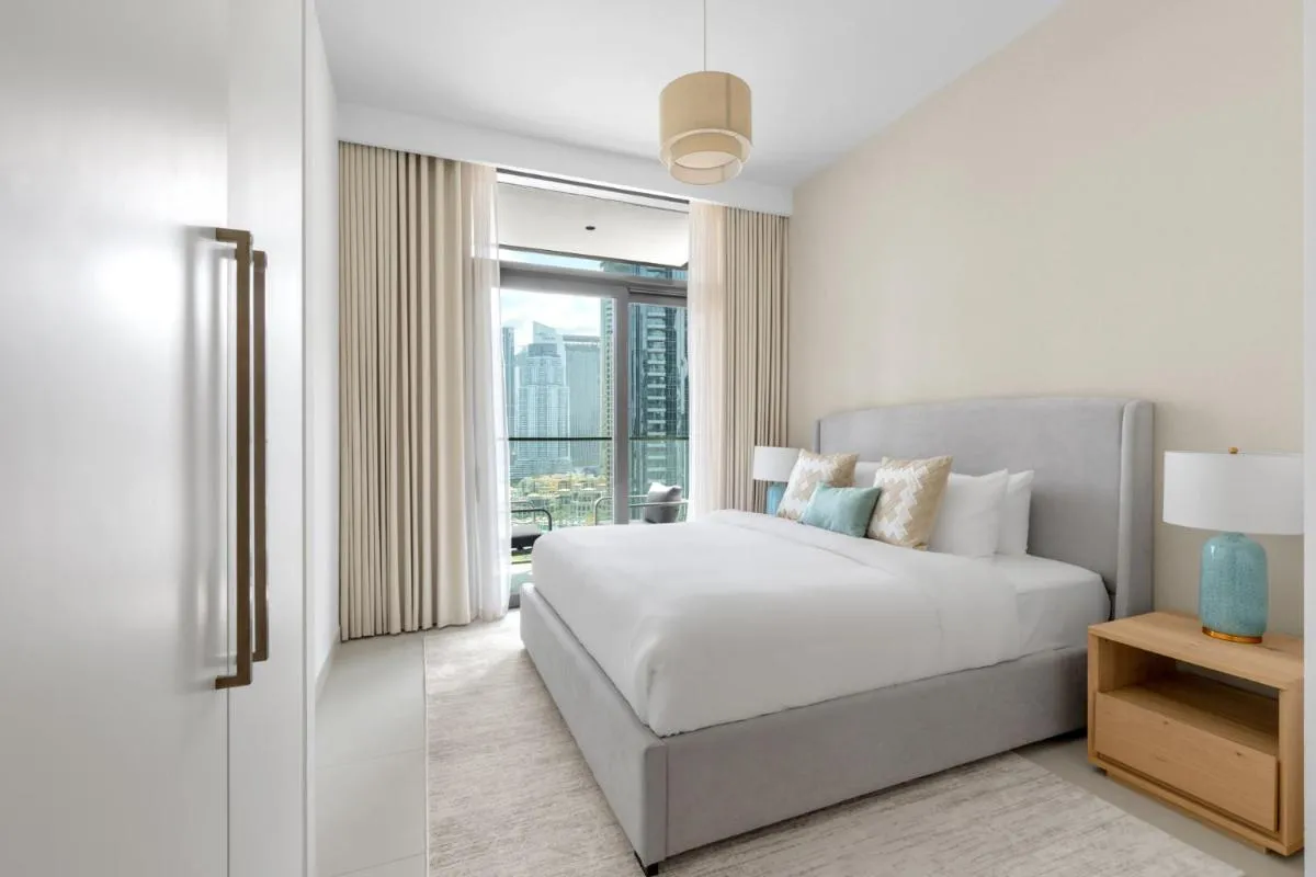 Stunning 3 Bedroom Apartment with Burj Khalifa and Fountain Views – Sleeps 9 – 2 Balconies - 3