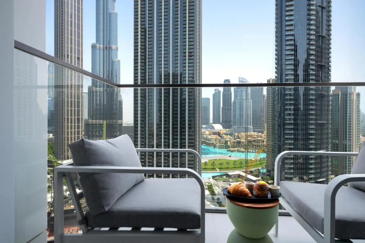 Stunning 3 Bedroom Apartment with Burj Khalifa and Fountain Views – Sleeps 9 – 2 Balconies - 2