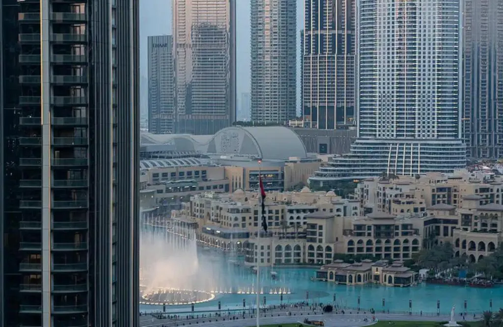 Stunning 3 Bedroom Apartment with Burj Khalifa and Fountain Views – Sleeps 9 – 2 Balconies