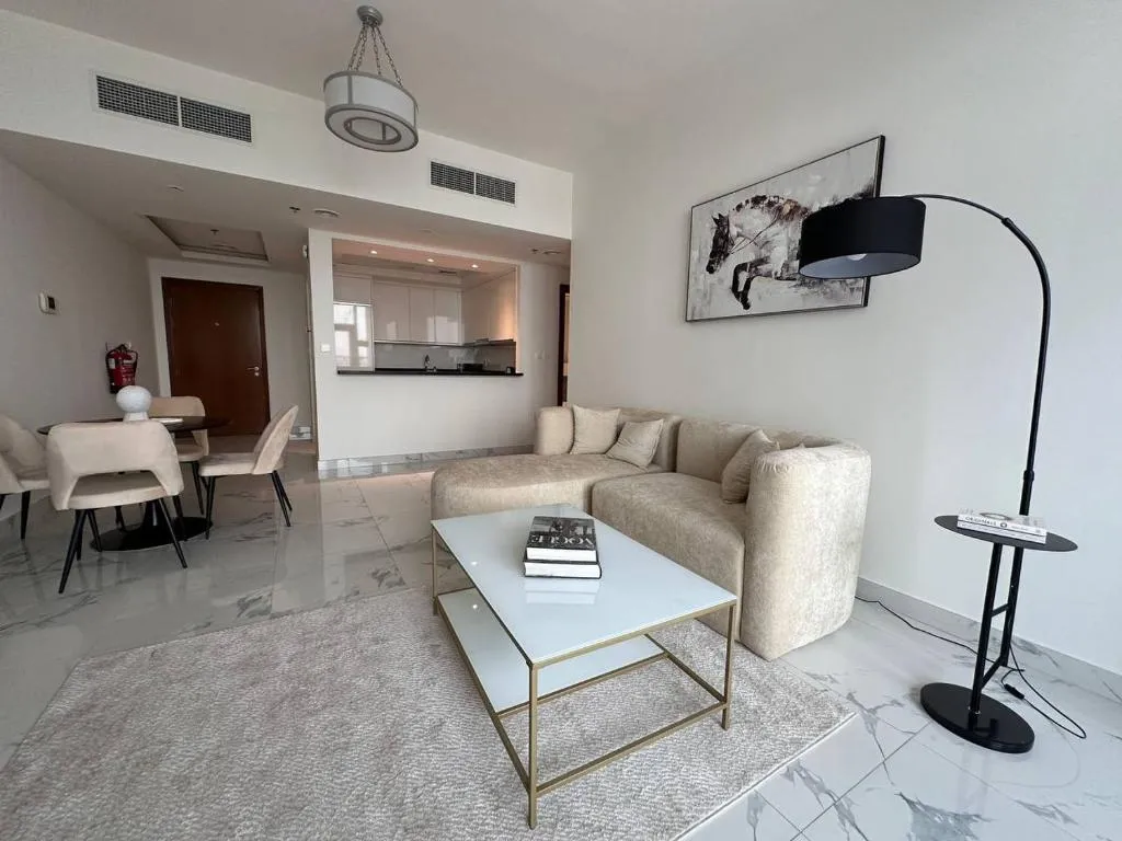 Stunning Apartment In The Heart of Dubai – Canal View