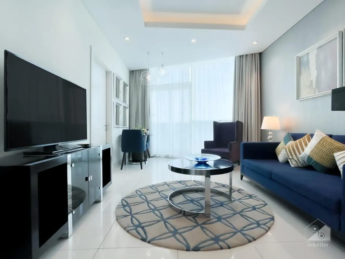 Stunning Apt with balcony & incredible views Dubai - 2