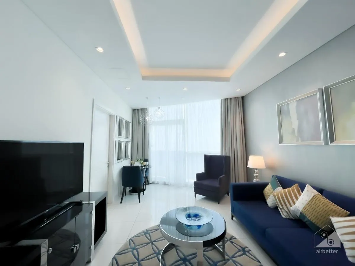 Stunning Apt with balcony & incredible views Dubai - 3