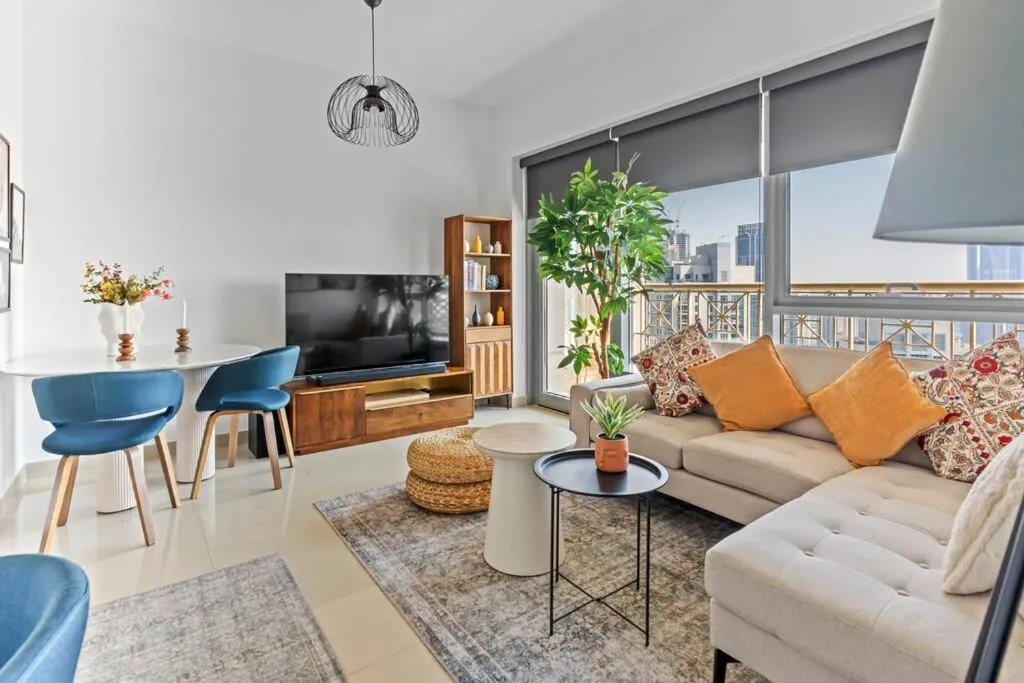 Stylish 1BR with Iconic Burj and Fountain Views