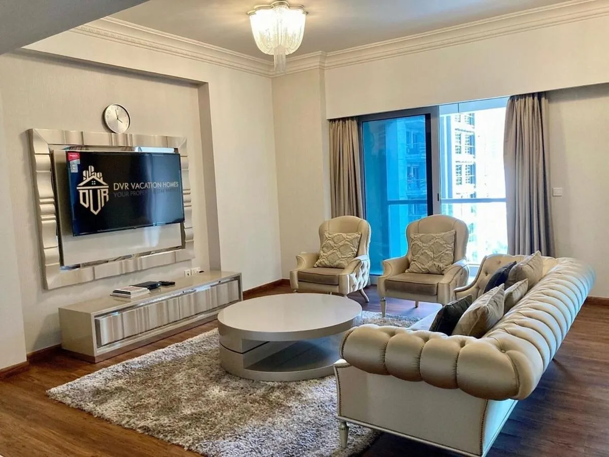 Stylish 1br With Customized Furniture - 2