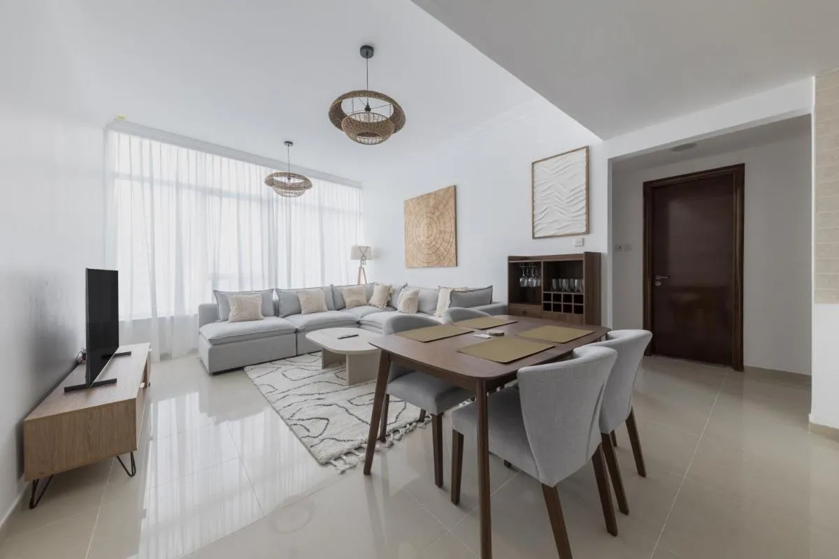Stylish 2 Bd Apt In Business Bay, Prime Location - 2