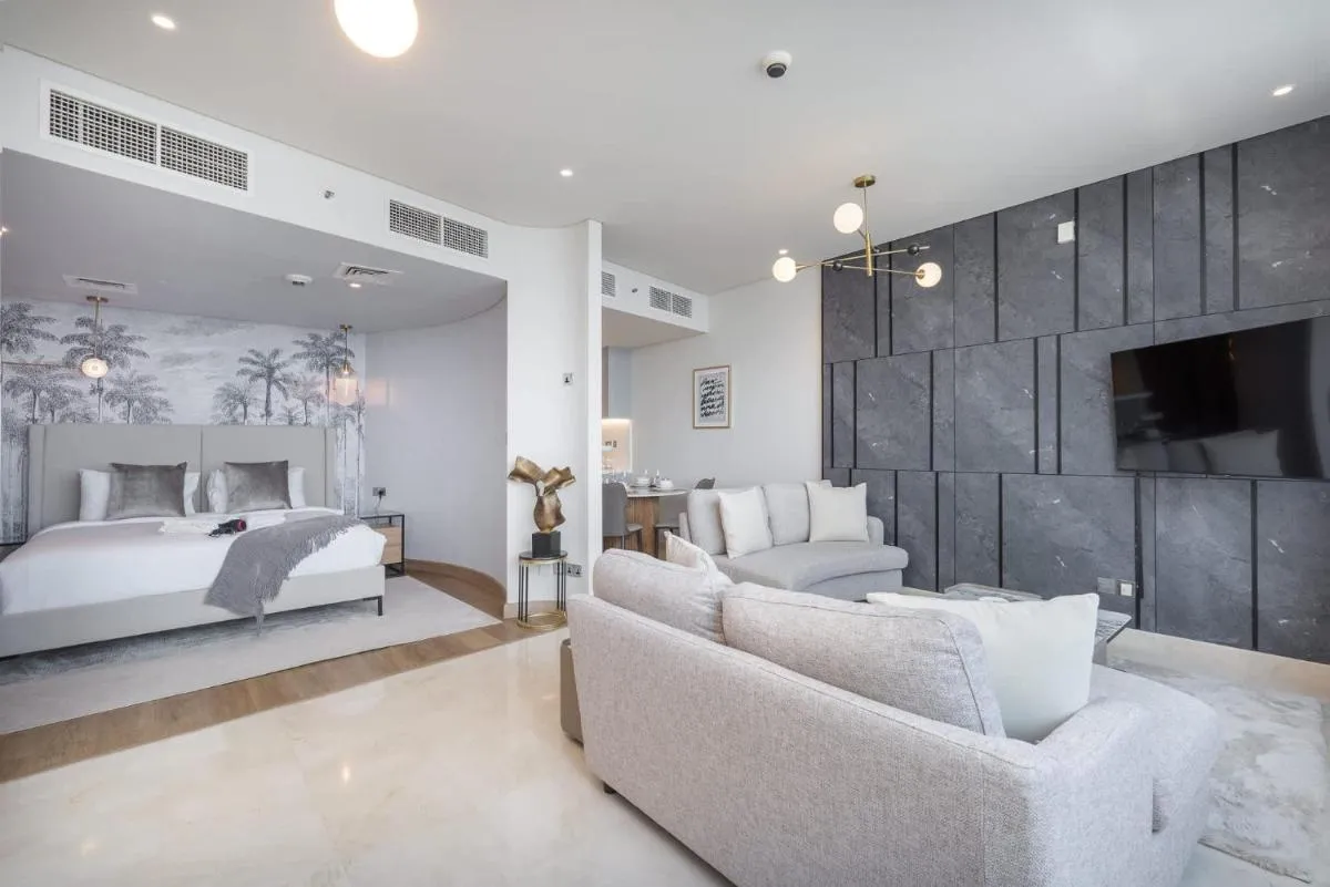 Stylish Studio Apartment with impressive decor and furniture at Sky Garden! - 3