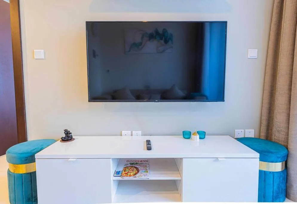 TURQUOISE – Downtown Dubai 1 BEDROOM APARTMENT Business Bay – CANAL VIEW - 2