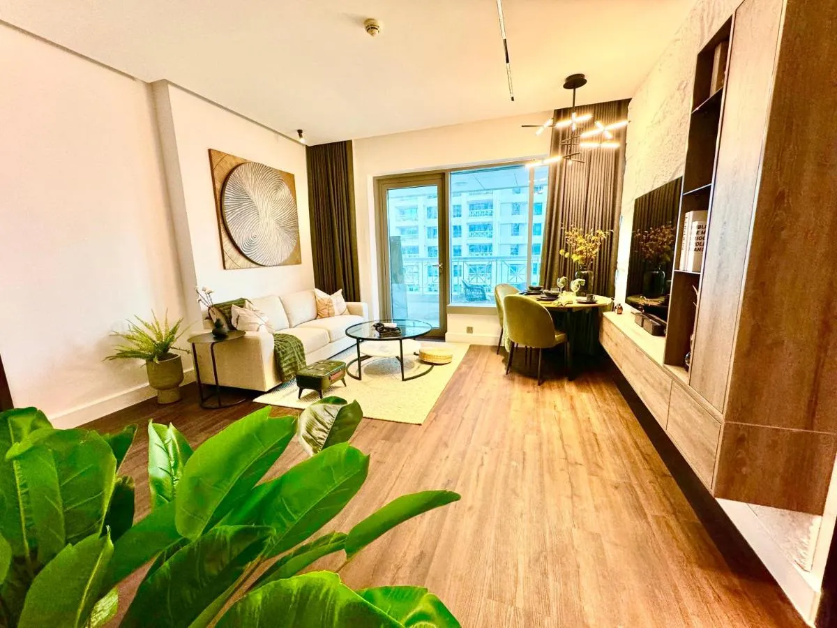 The Burj Khalifa Living – Spectacular views of Dubai Fountain – 3 Min Walk to Dubai Mall - 2