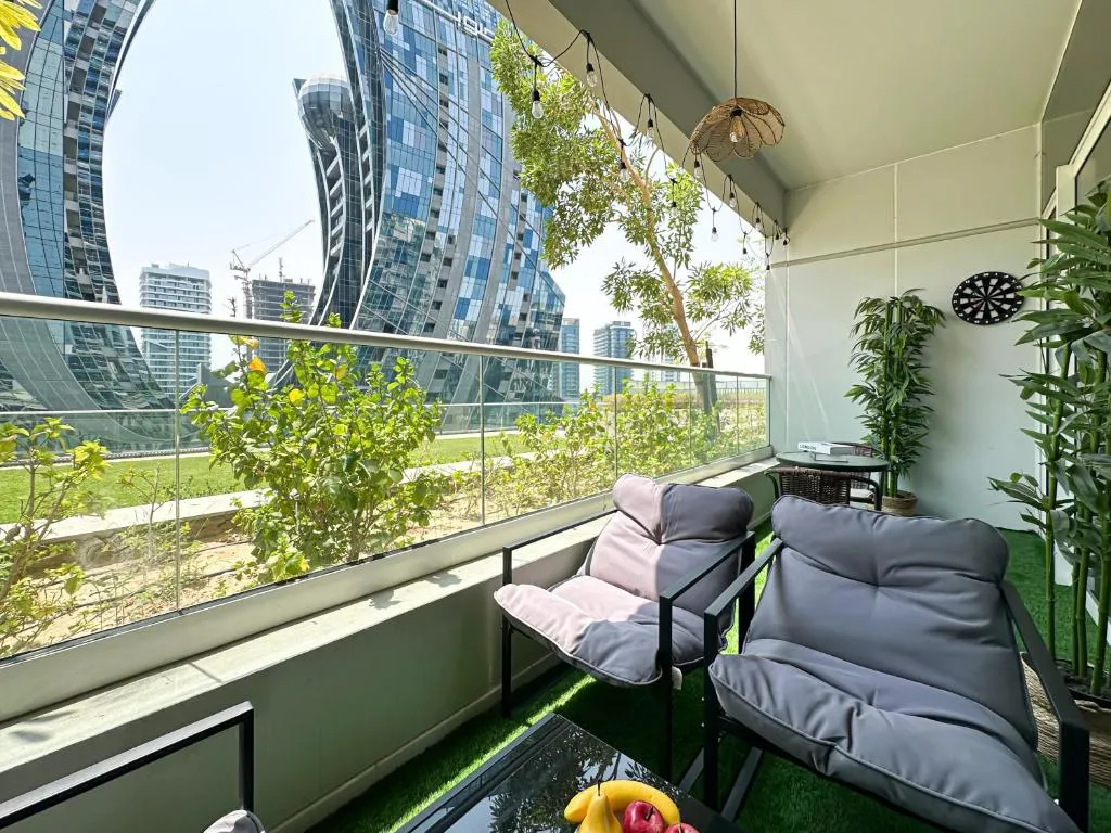 Trophy – Blossom Suites w Balcony Garden & Canal View