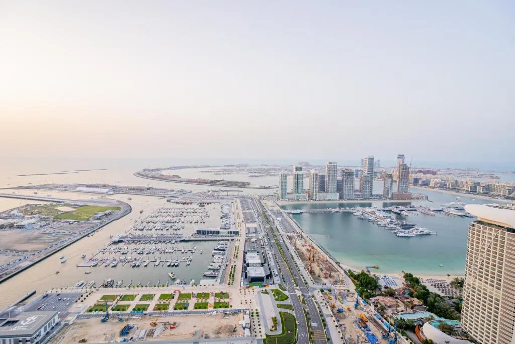 VIBES by Beds and Company – 51st Floor, Full Sea View