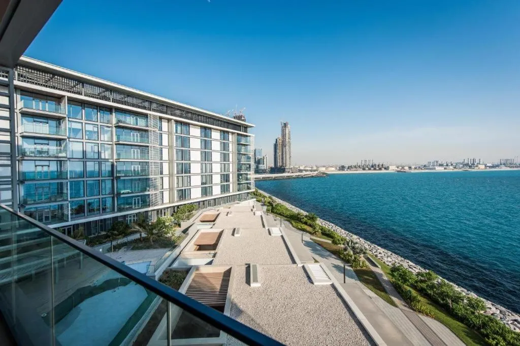 bnbme – Bluewaters Residences B6