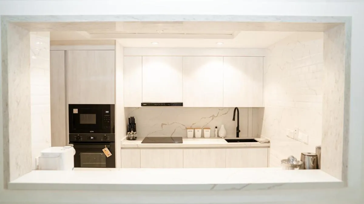 2BDR Luxury Apartment in Palm - 3