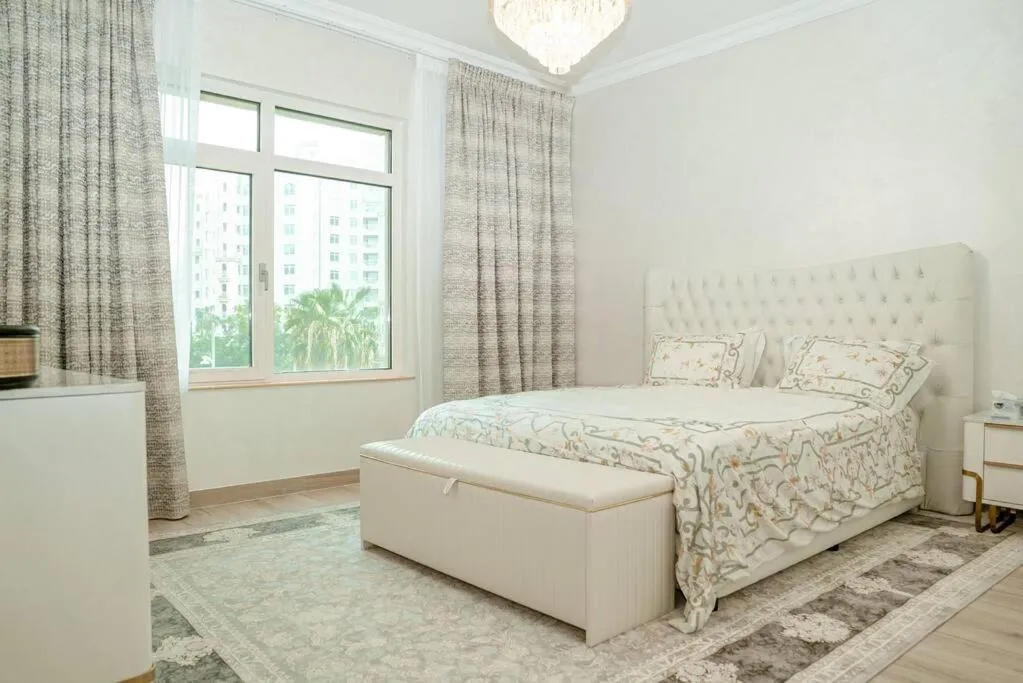 2BDR Luxury Apartment in Palm - 2