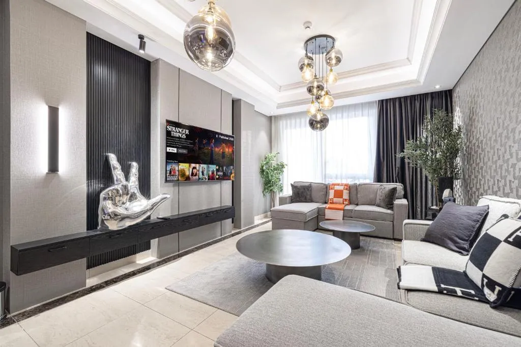 3BR Luxury Escape at Mon Reve I Access to Pool and Gym