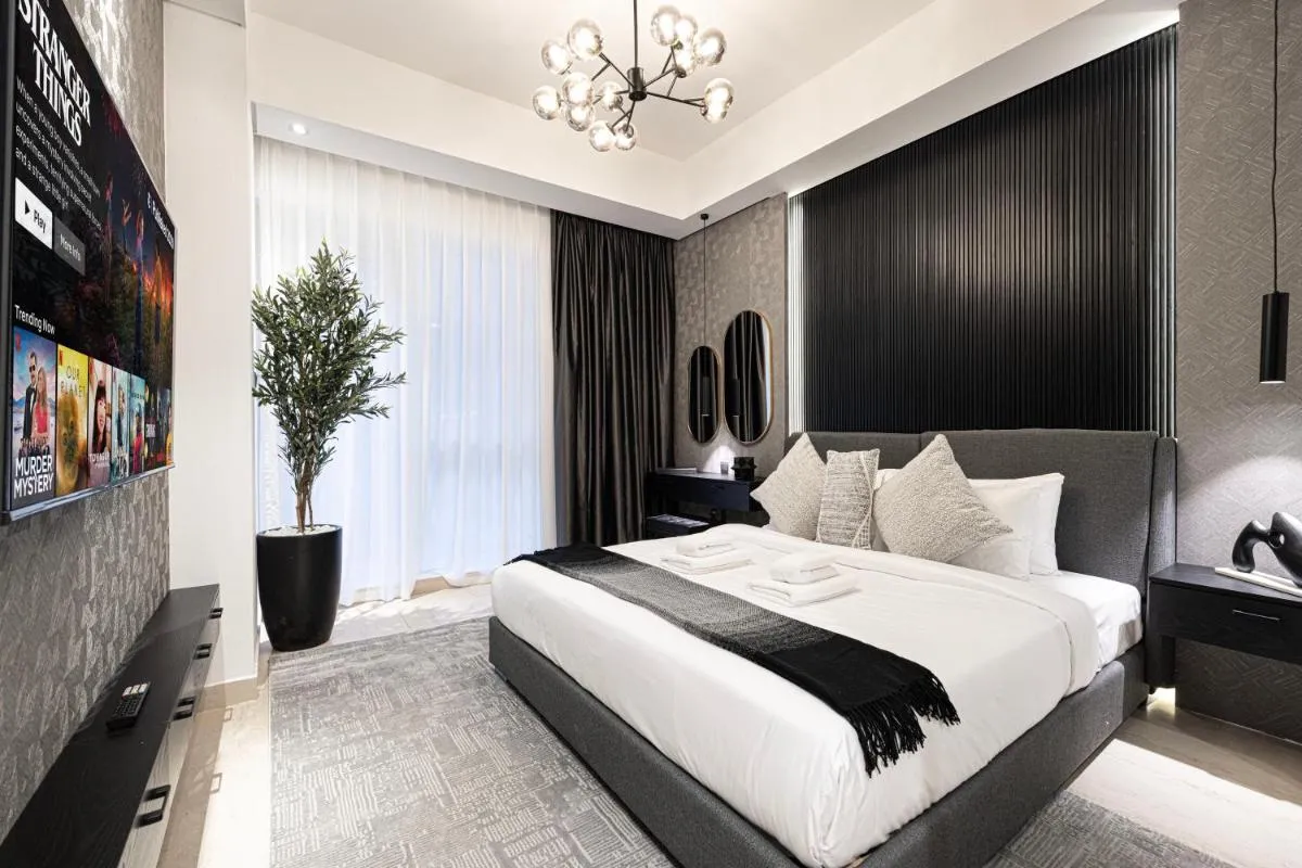 3BR Luxury Escape at Mon Reve I Access to Pool and Gym - 3