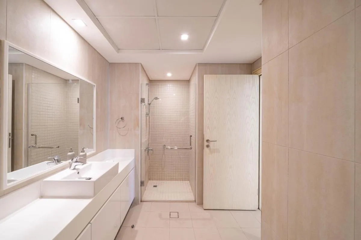 ALH Vacay – Amazing 2 Bedrooms with Ain View - 3