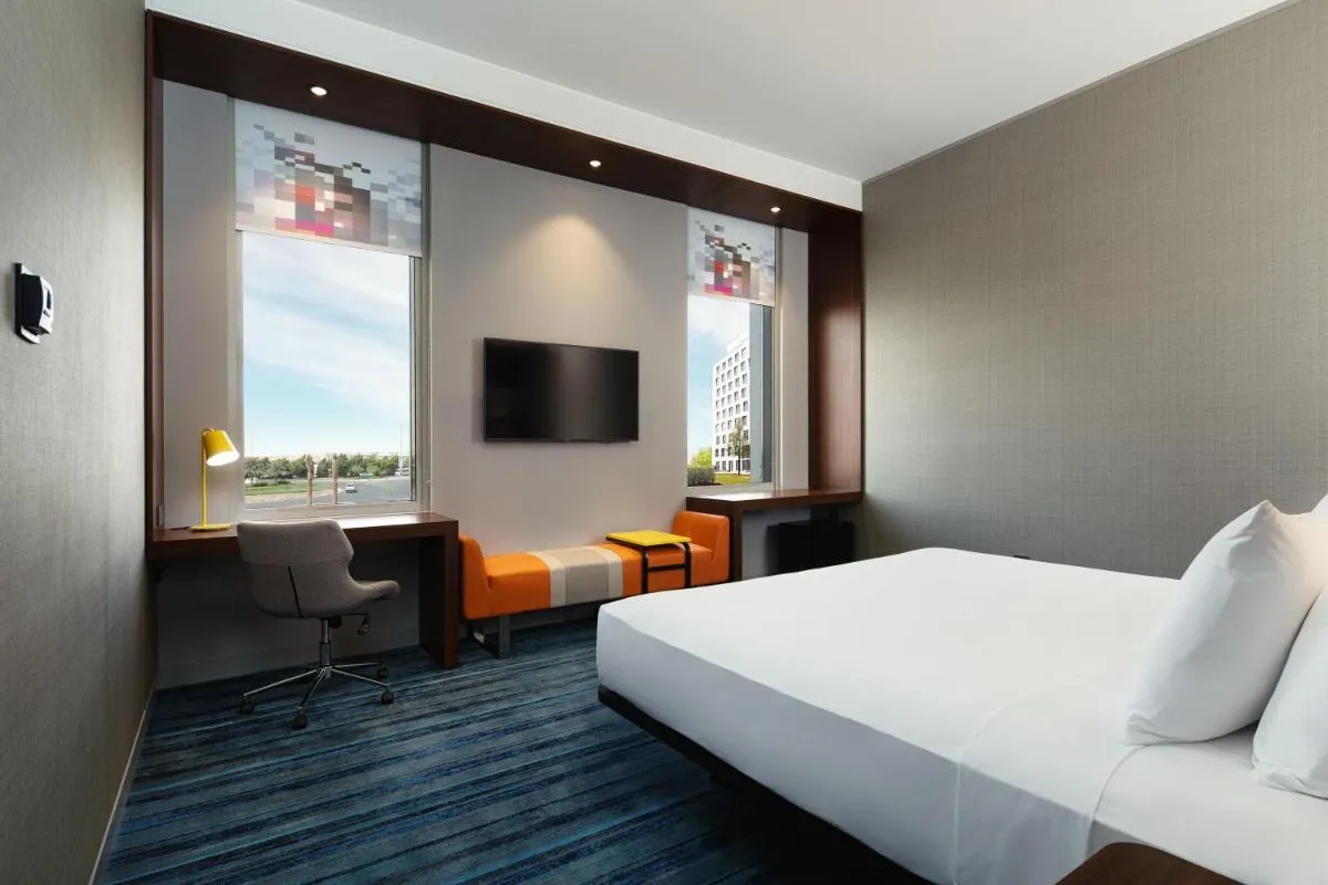 Aloft Dubai South - 2