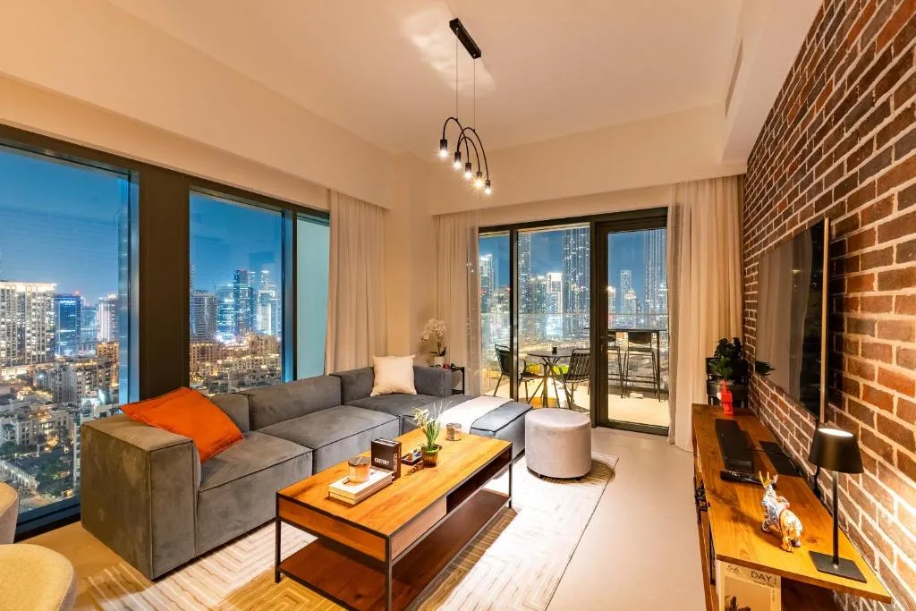 Arthouse Burj Royale – 2BR with Burj Khalifa Views, Swimming Pool & Gym