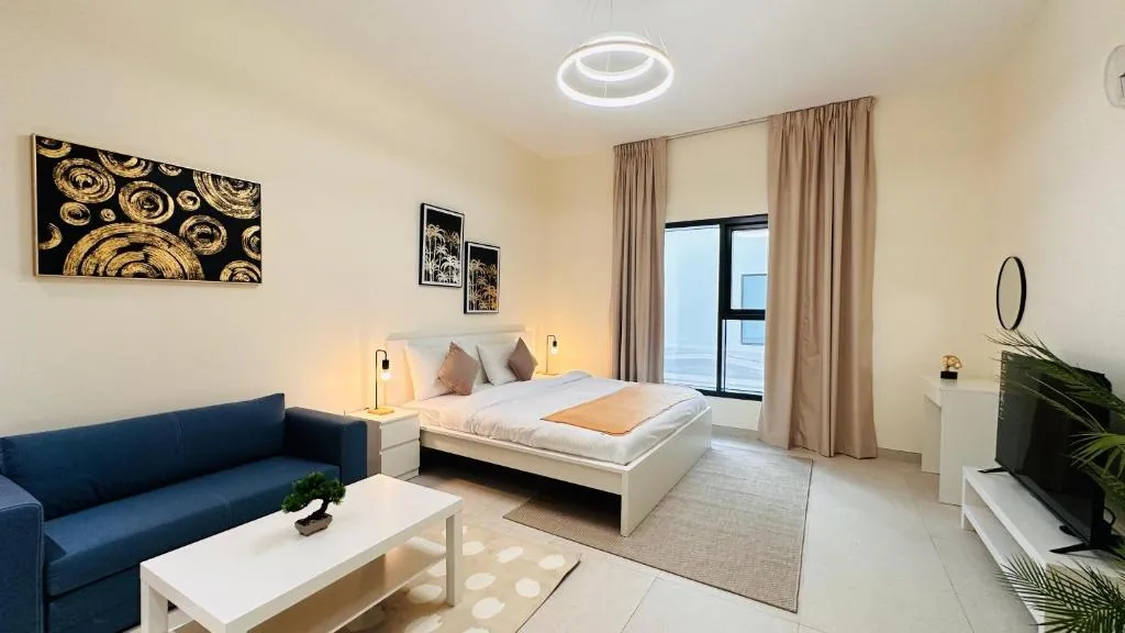 Belvilla Luxe at Concord tower with Pool & Gym near JLT
