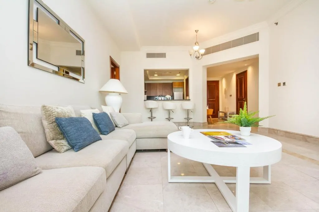 Bespoke Holiday Homes – Palm Jumeirah- 2 Bedroom Beach & Pool Access, South Residence