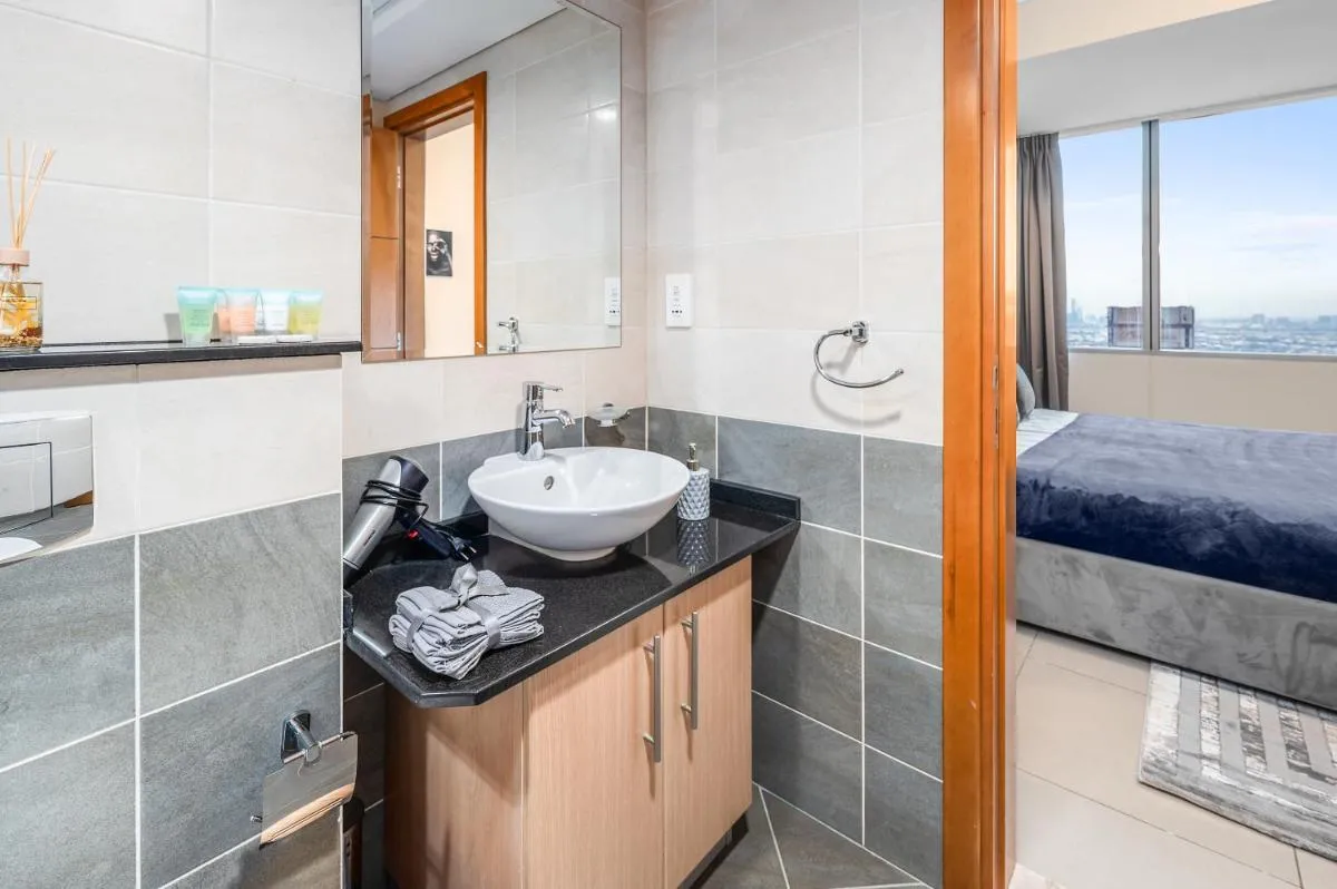 Breathtaking sea-view condo in Dubai Marina – Palm Views! - 3