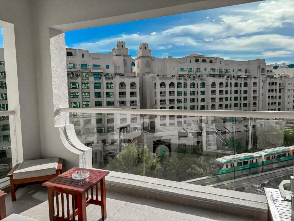 Bright 2BR Apartment with Garden View – Palm Jumeirah - 2
