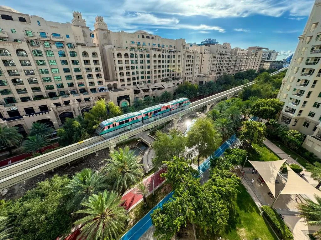 Bright 2BR Apartment with Garden View – Palm Jumeirah