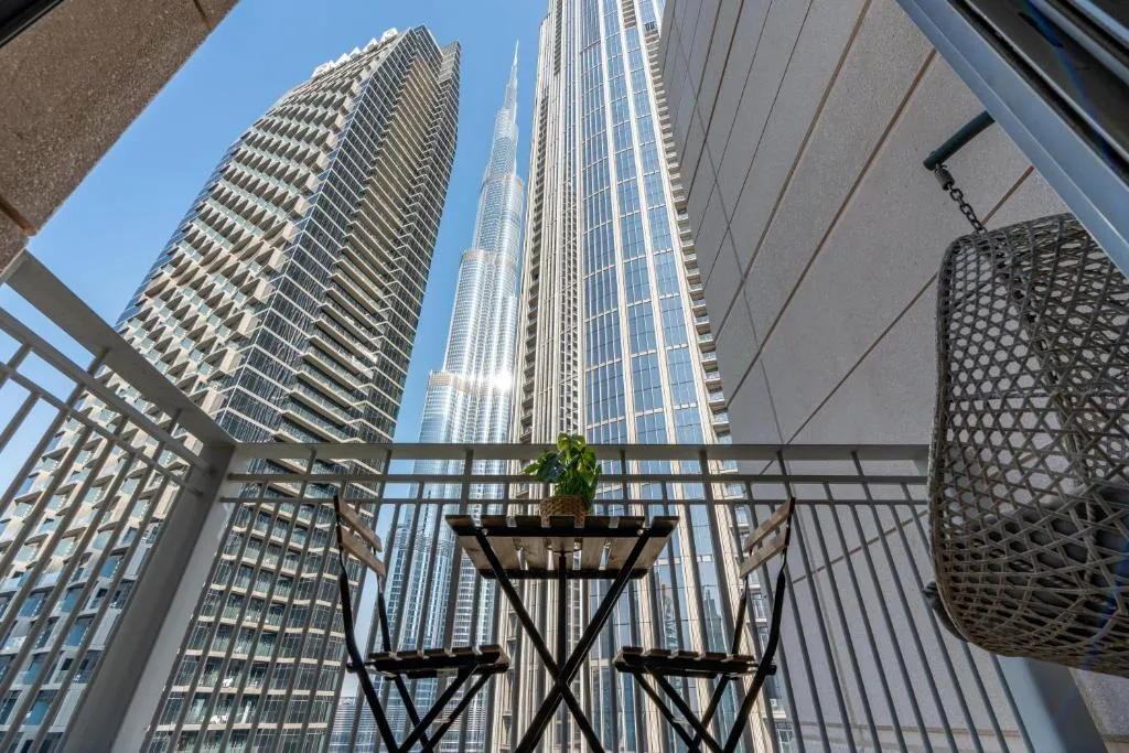Burj Khalifa Views – 5 min walk from Dubai Mall – Upgraded – Designer Choice – 8 people – Dubai Opera