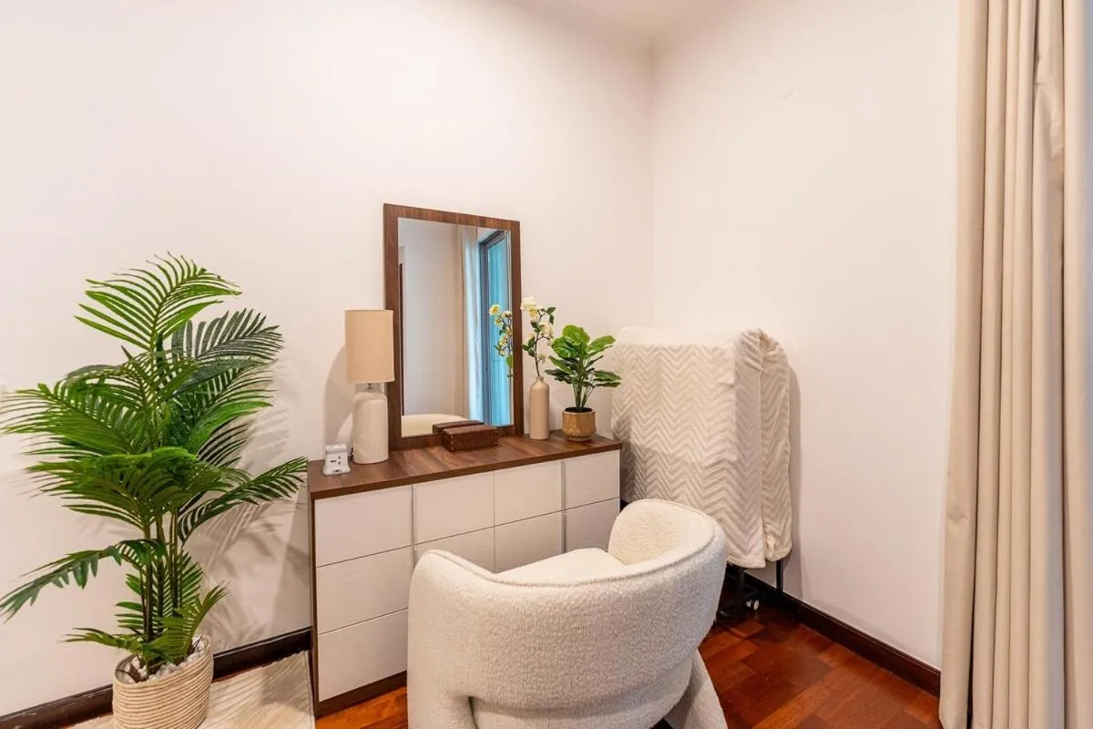 Chic 1-Bedroom Getaway with Downtown Living Charm - 3