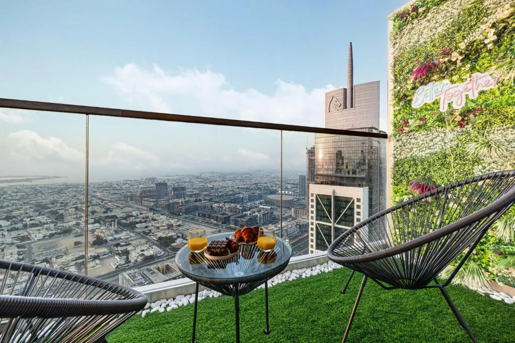 Cloud Nine Dubai Panorama & Rooftop Infinity Pool, 3Br apartment in Paramount Hotel Midtown