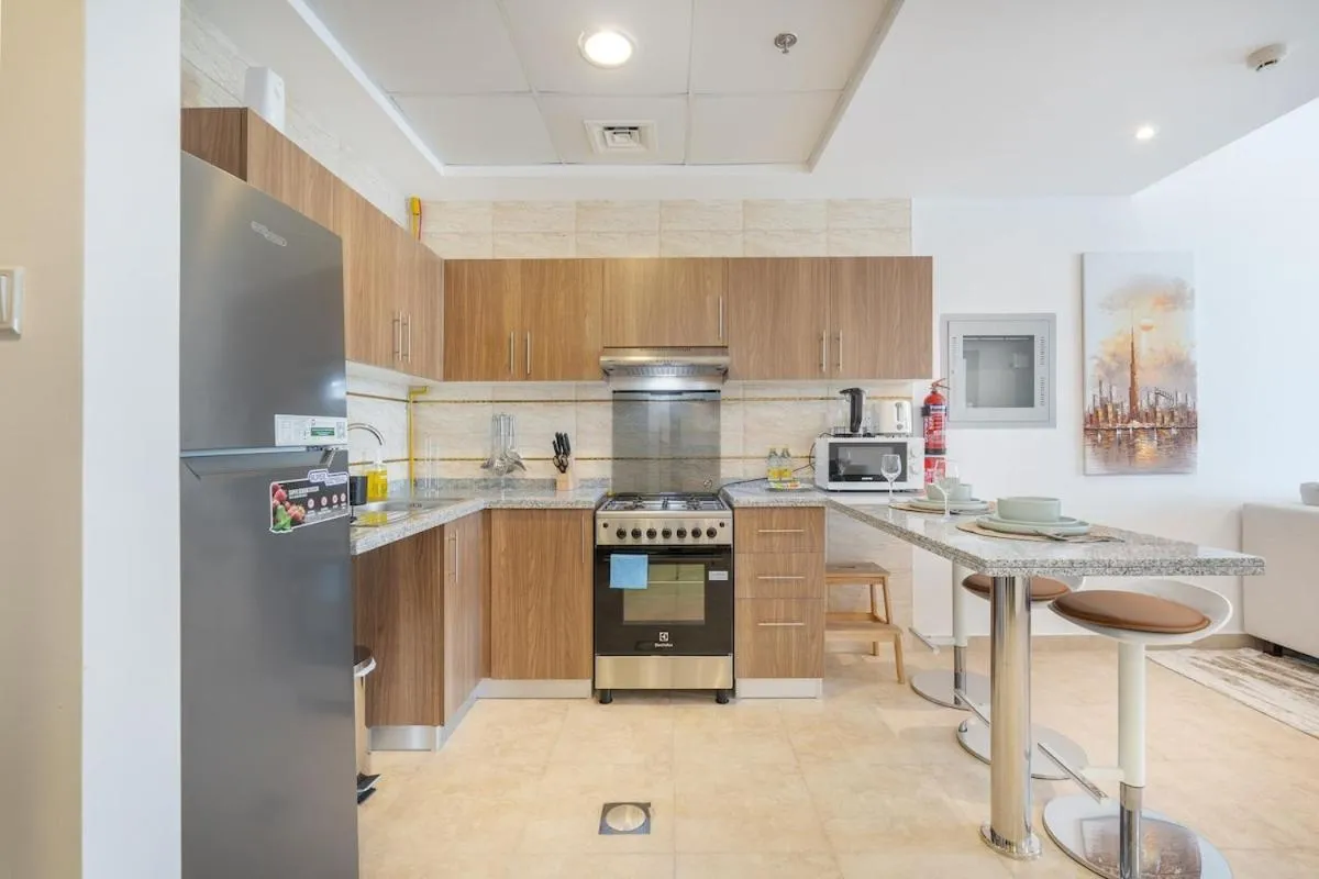 Comfy 1-Bedroom Apartment Perfect for 4 in JLT - 3